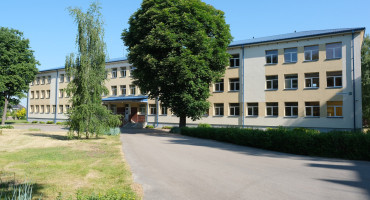 Alytaus miesto savivaldybė viešojo konkurso būdu išnuomoja pastatą  A. Juozapavičiaus g. 33