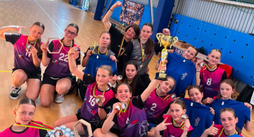 2026-05-24 rankinis merg U13 2.jpg