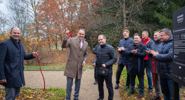 Alytaus „Rotary“ klubas padovanojo miestiečiams rutulinio žaidimo aikštelę