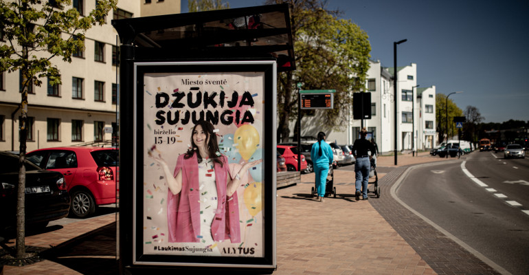 Laukimas Sujungia reklamine kampanija
