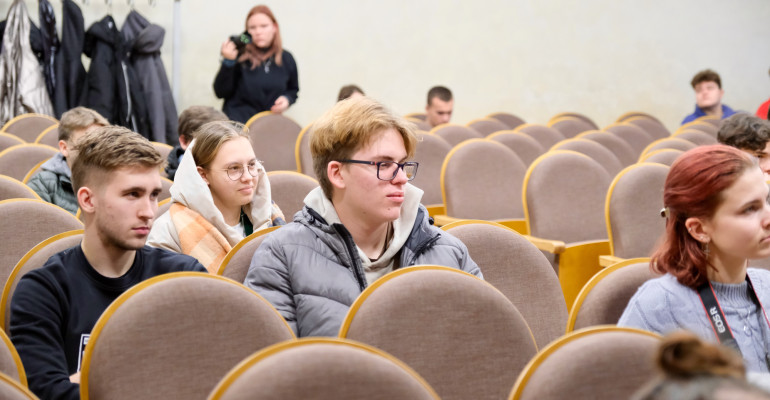 Alytaus ekonomikos ir verslo akademija pradėjo septintą sezoną