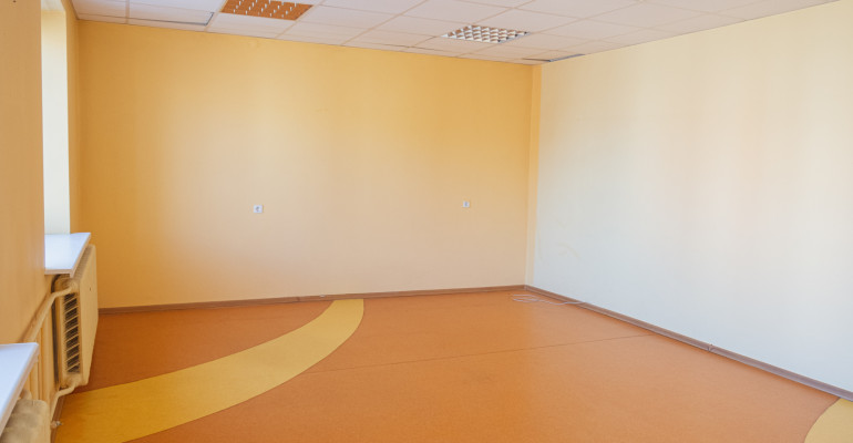 Alytaus miesto savivaldybė viešojo konkurso būdu išnuomoja 180,02 kv.m. ploto administracines patalpas Pulko g. 1, Alytuje